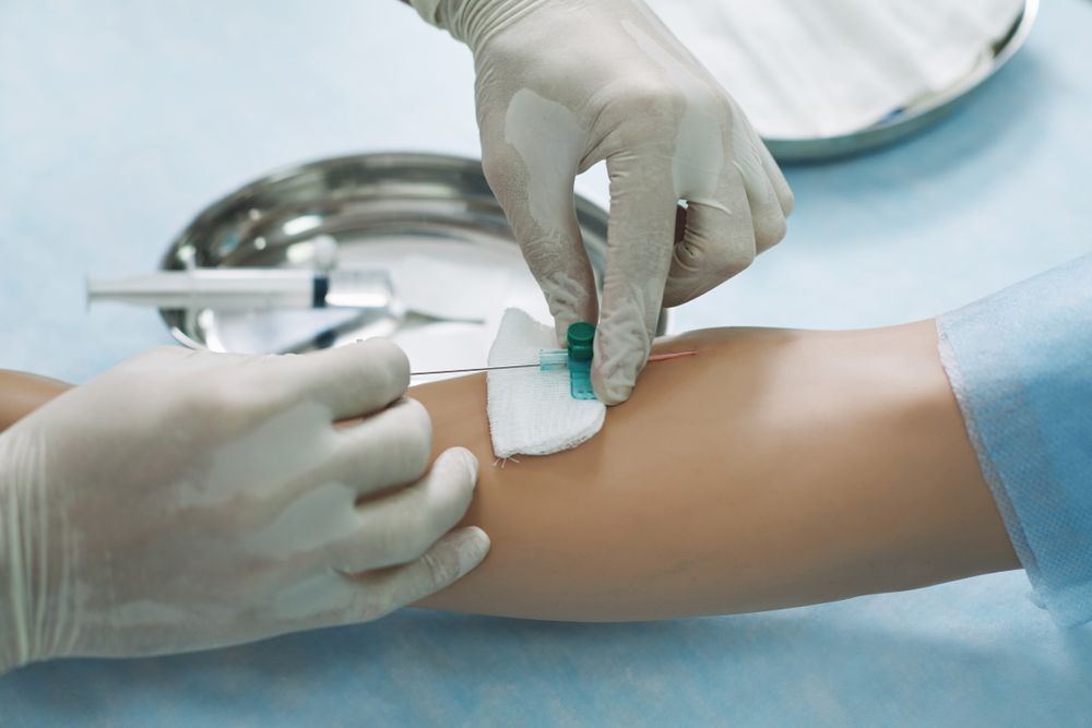 Discovering Careers: Accelerated Phlebotomy Program Pros and Cons