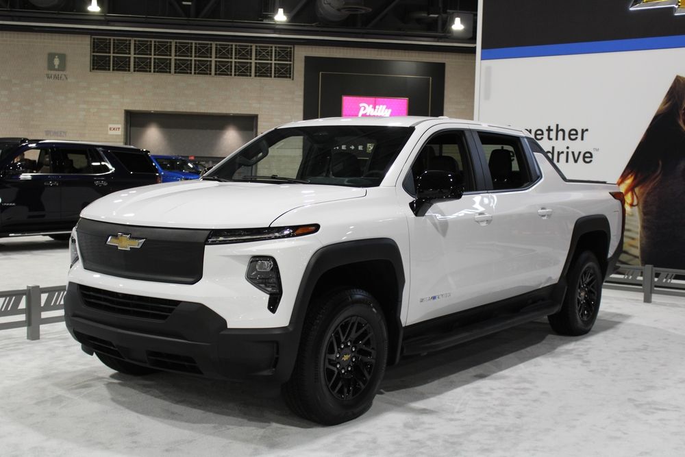 Meet the 2027 Chevy Silverado 1500: Power Refined