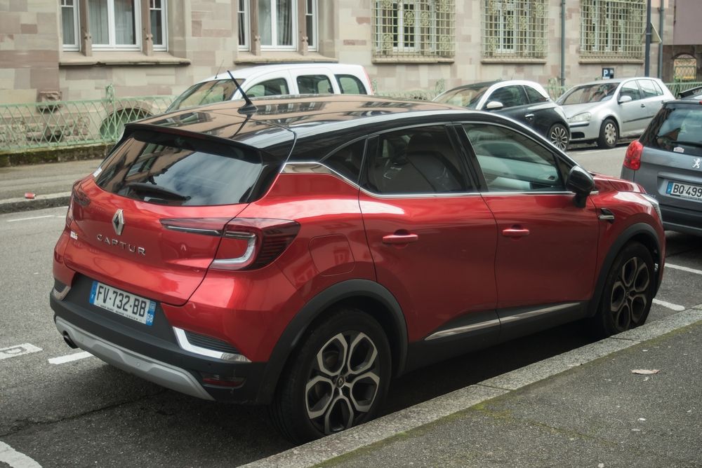 Introducing the 2025 Renault Captur: Sophisticated and Versatile Choice