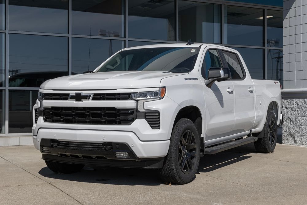 Discover the 2025 Chevy Silverado 1500 RST