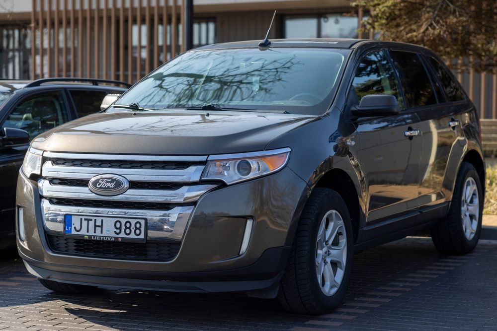 Explore the 2025 Ford Edge: Sophisticated and Versatile