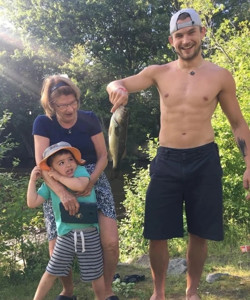More Hilarious Fishing Photos That Were Perfectly Timed | Reddit.com/SirBottomtooth