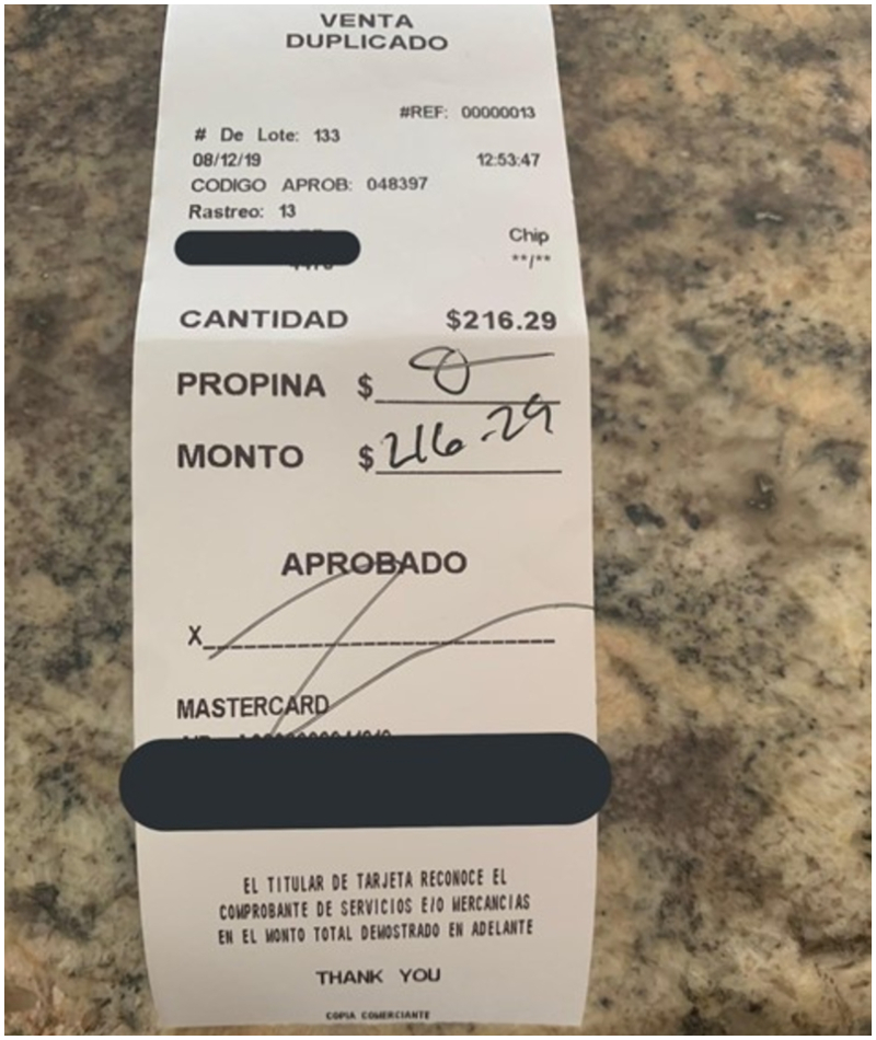 A Full Table But No Tip | Twitter/@AleeAlee97