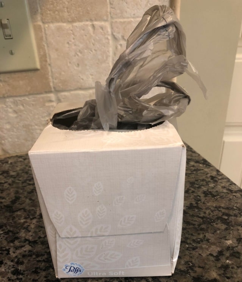 Use a Tissue Box As a Holder for Plastic Bags | reddit.com/Cupieqt