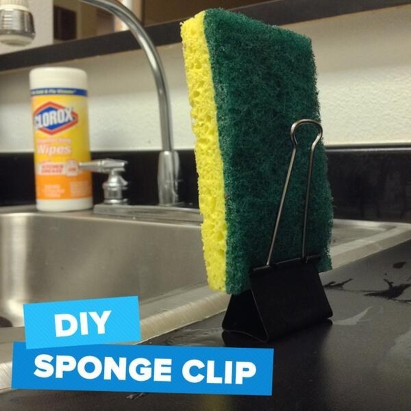 Keep Your Sponge Fresh With a Binder Clip | Twitter/@Clorox