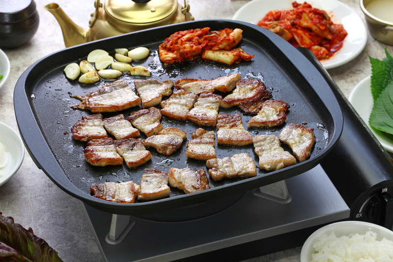 Keep Party Food Warm Using a Griddle | Shutterstock