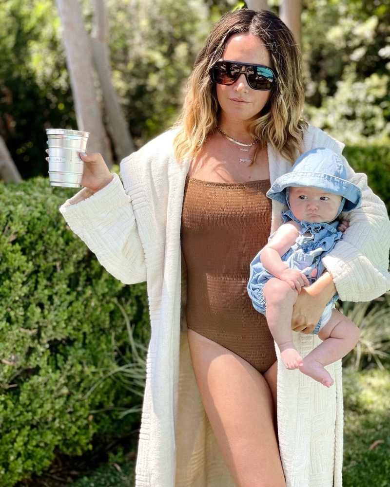 Ashley Tisdale Is a Multitasking Momma | Instagram/@ashleytisdale