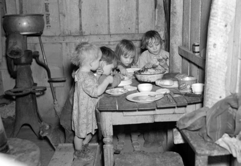 Christmas During the Great Depression | Alamy Stock Photo by Russell Lee/Science History Images/Photo Researchers