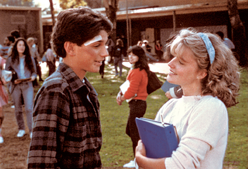 Burgers Landed Elisabeth Shue the Role | MovieStillsDB Photo by Jox/Columbia Pictures