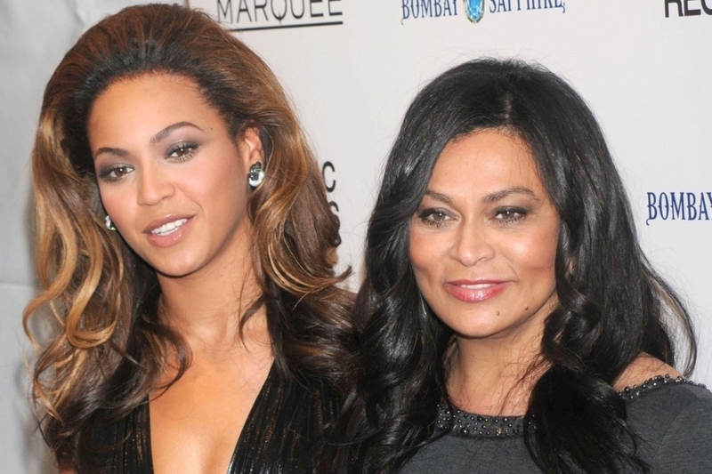 Tina Knowles y Beyoncé Knowles Carter | Alamy Stock Photo by Kristin Callahan/Everett Collection