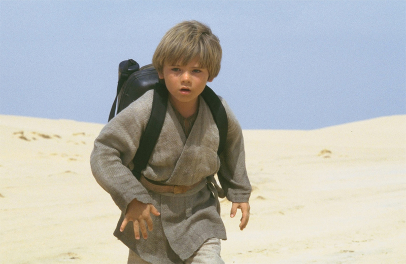 Jake Lloyd als Anakin Skywalker in “Star Wars Episode I: Das Phantom der Bedrohung” | MovieStillsDB