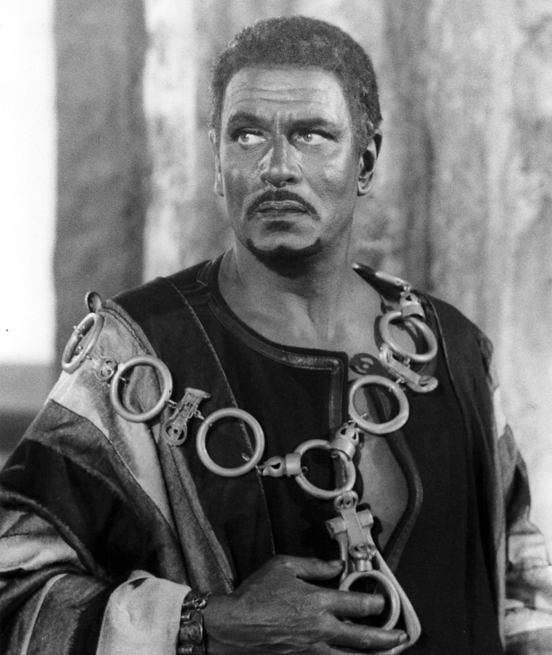 Laurence Olivier als Othello in “Othello” | Alamy Stock Photo by RGR Collection 