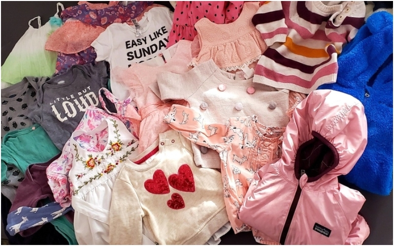 Baby Clothes | Imgur.com/Y2JY6i0