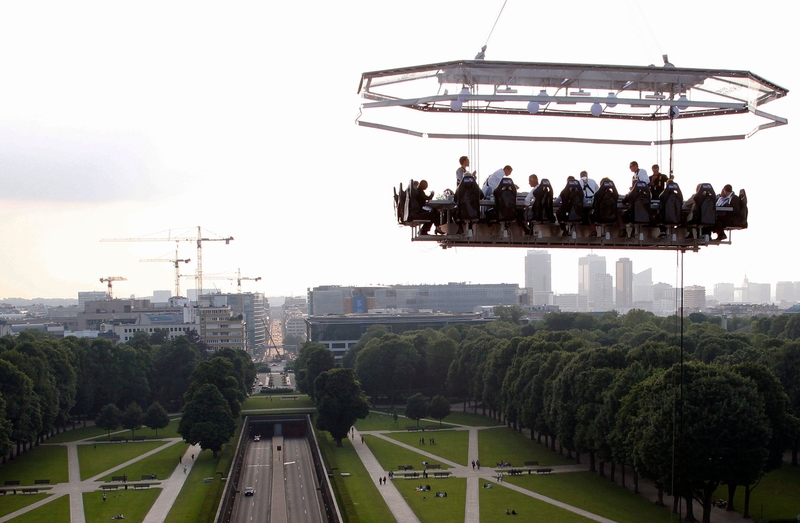 The Dinner in the Sky at Cinquantenaire Park in Brussels | Alamy Stock Photo