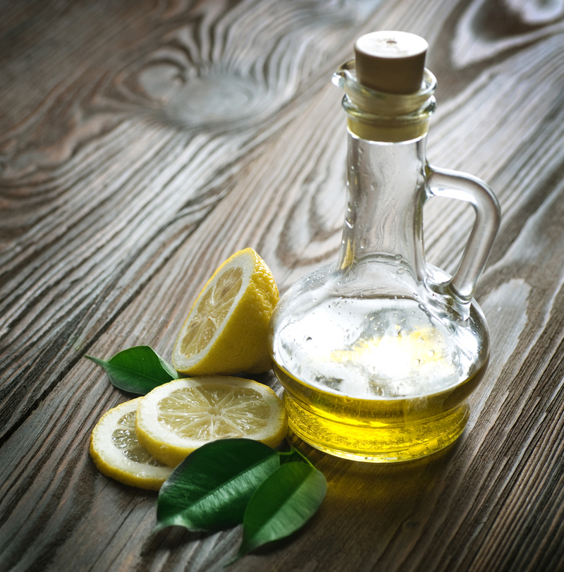 Protect Vinyl Surfaces With Lemon Juice and Olive Oil | Shutterstock