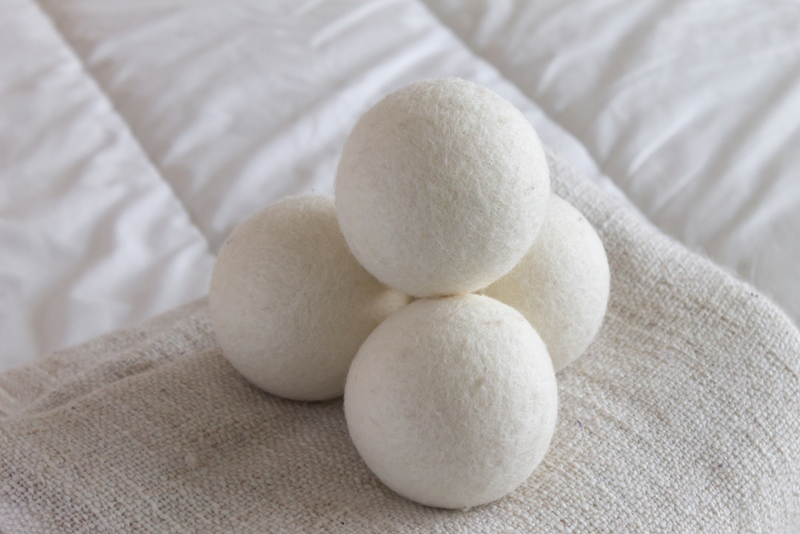 Make Air Freshener with Laundry Balls and a Jar | Shutterstock