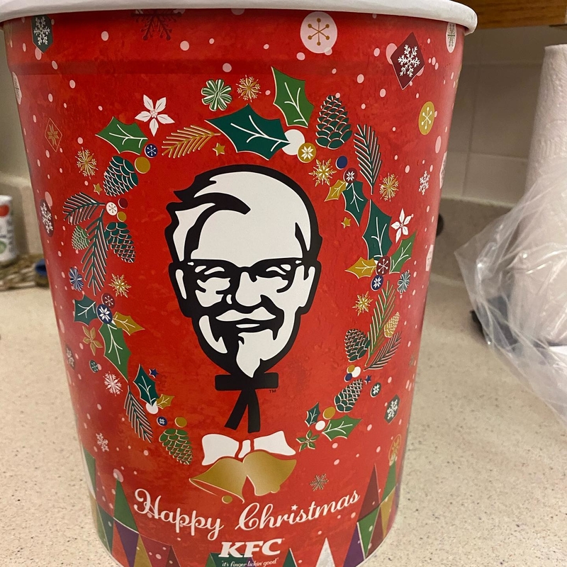 KFC's Holiday Treet | Instagram/@kaelinpeterson