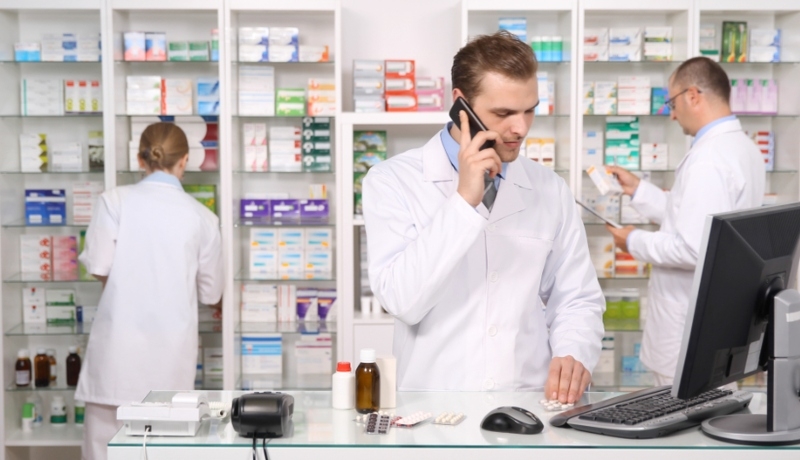 Pharmacy Manager | LEDOMSTOCK/Shutterstock