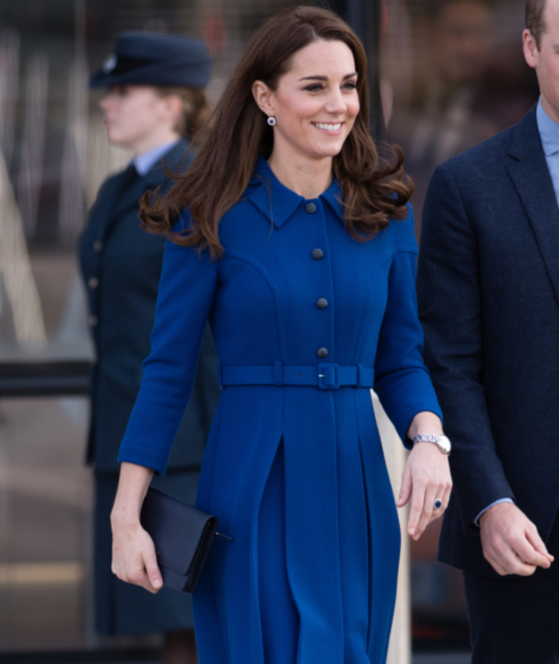 Vestido Azul Eponine London - Novembro 2018 | Getty Images Photo by Samir Hussein/WireImage