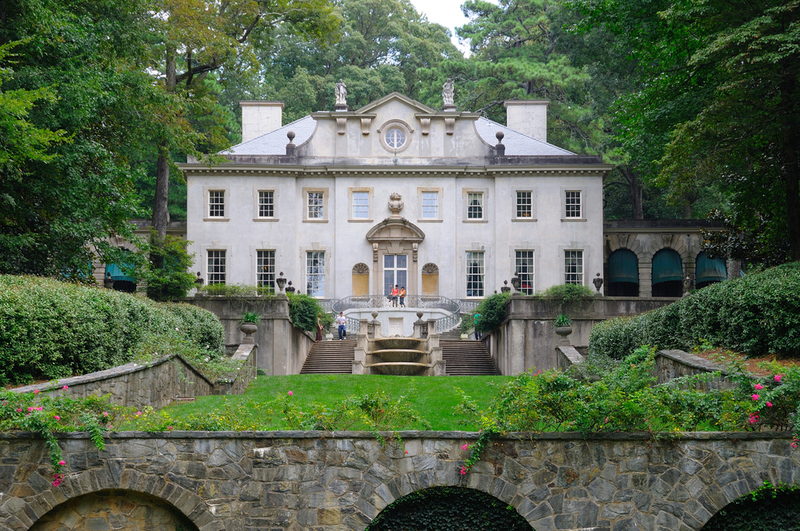Georgia – Swan House | Shutterstock