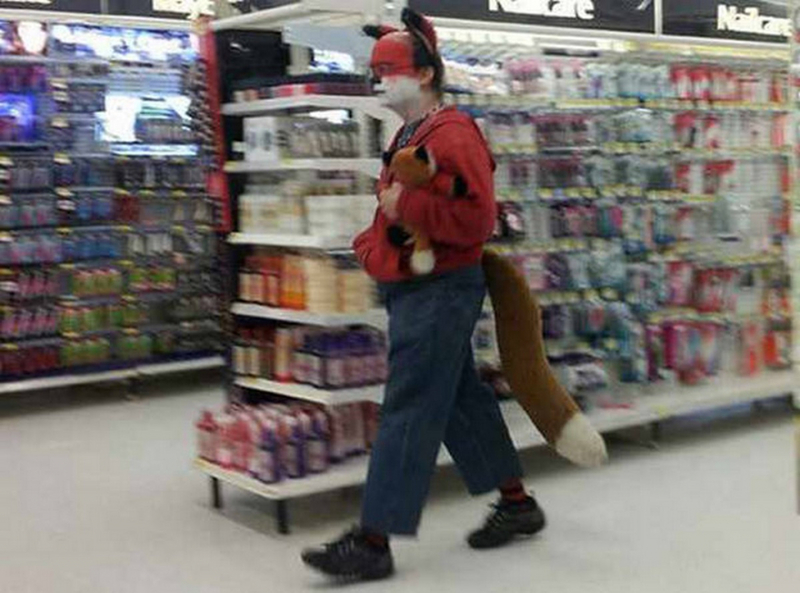 Mr. Fox Goes to Walmart | Imgur.com/KMecVHL