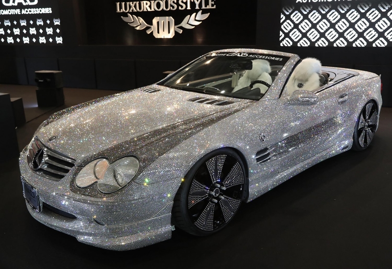 Bling-Bling Mercedes | Alamy Stock Photo