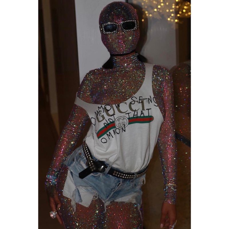 Rihanna Mostra Como Faz | Instagram/@badgalriri