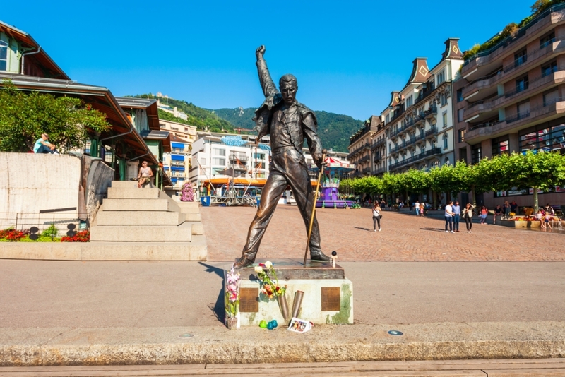 Eine über drei Meter hohe Statue von Freddie in der Schweiz | Alamy Stock Photo