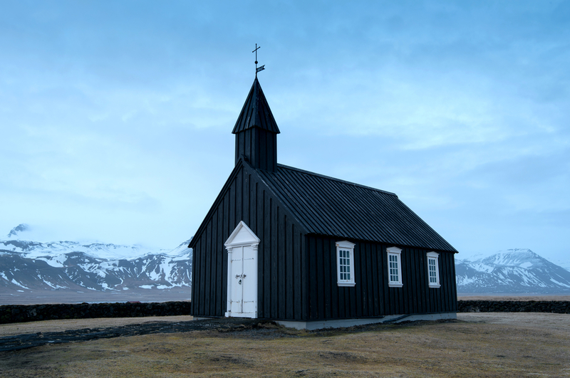 El amor centrado en una iglesia en Islandia | Shutterstock