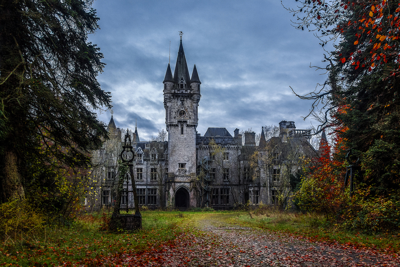 Castillo de Miranda, Celles, Bélgica | Shutterstock