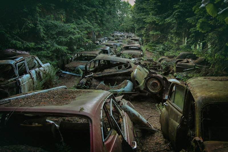 Coches abandonados por los soldados estadounidenses en Bélgica | Alamy Stock Photo by Media Drum World