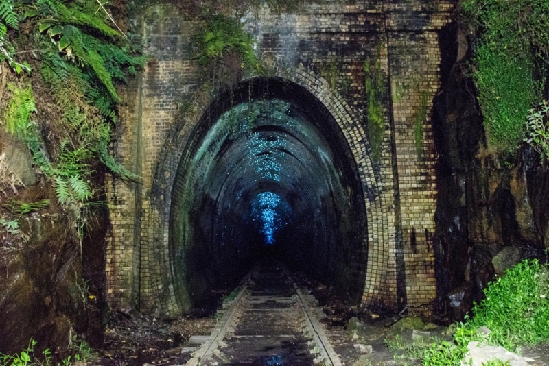 Hermosa fotografía del viejo túnel Helensburg de Australia | Alamy Stock Photo by mjmediabox 