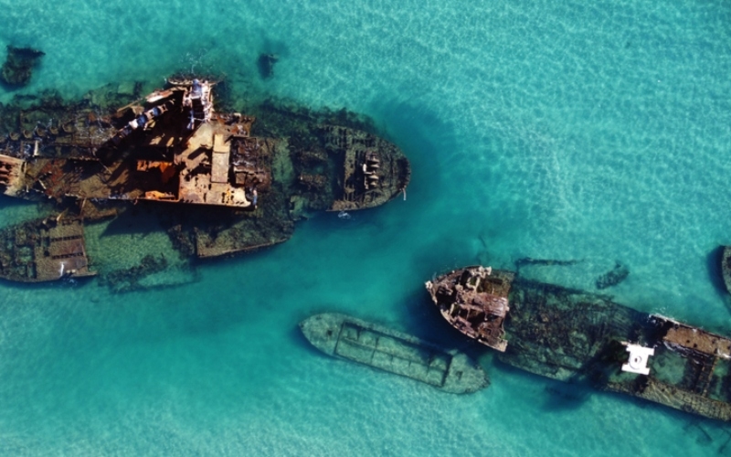 Barcos abandonados en las islas Moreton en Queensland, Australia | Shutterstock