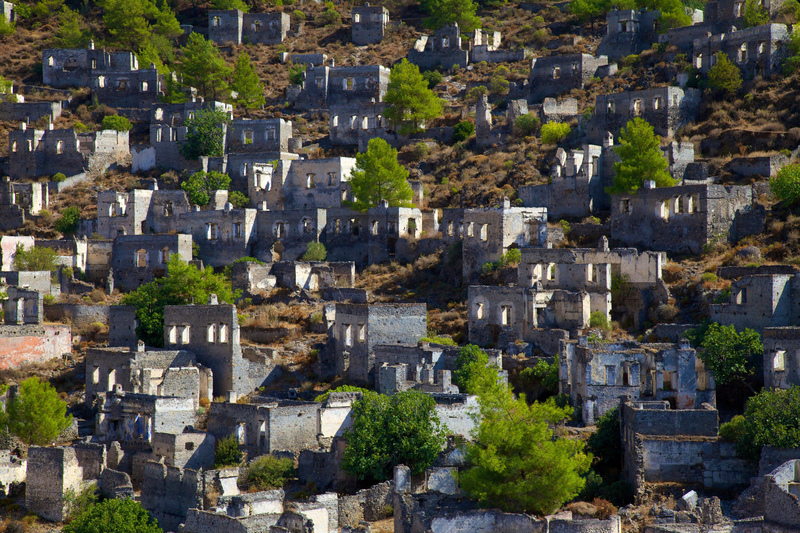 El pueblo abandonado de Kayaköy en Turquía | Alamy Stock Photo by Neil Farrin/robertharding