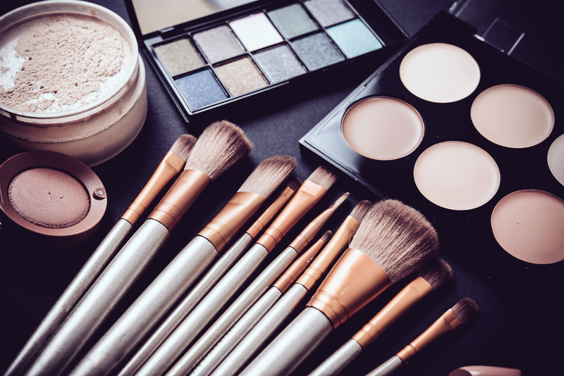 Abgelaufenes Make-up | Shutterstock Photo by Daria Minaeva