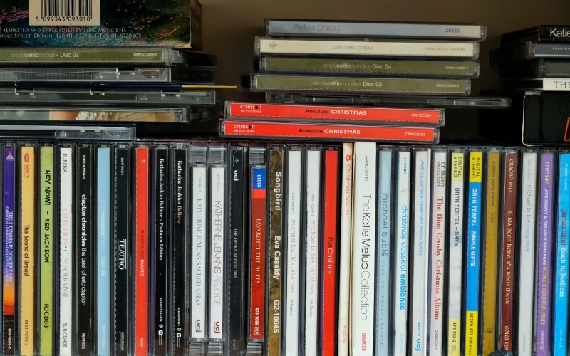 CD-Sammlung | Alamy Stock Photo by Paul Heinrich 