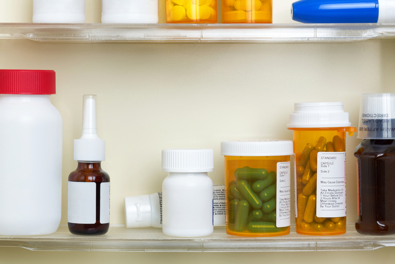 Abgelaufene Medikamente | Shutterstock Photo by David Smart