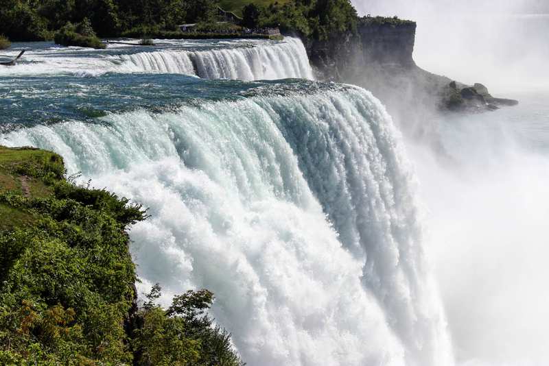 Fantasie: Niagra Falls, Grenze zwischen den USA und Kanada | Shutterstock