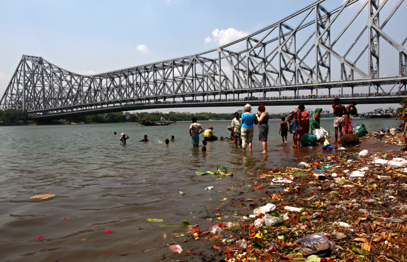 Realität: Howrah-Brücke, Kolkata, Indien | Shutterstock