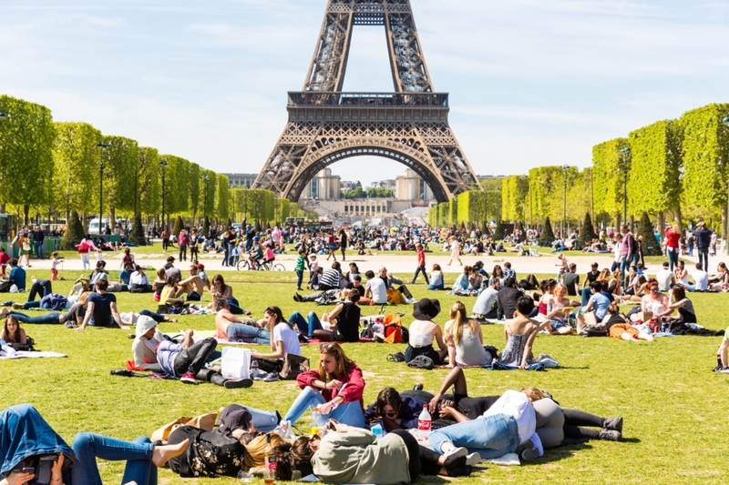 Die Wirklichkeit: Der Eiffelturm, Frankreich | Shutterstock