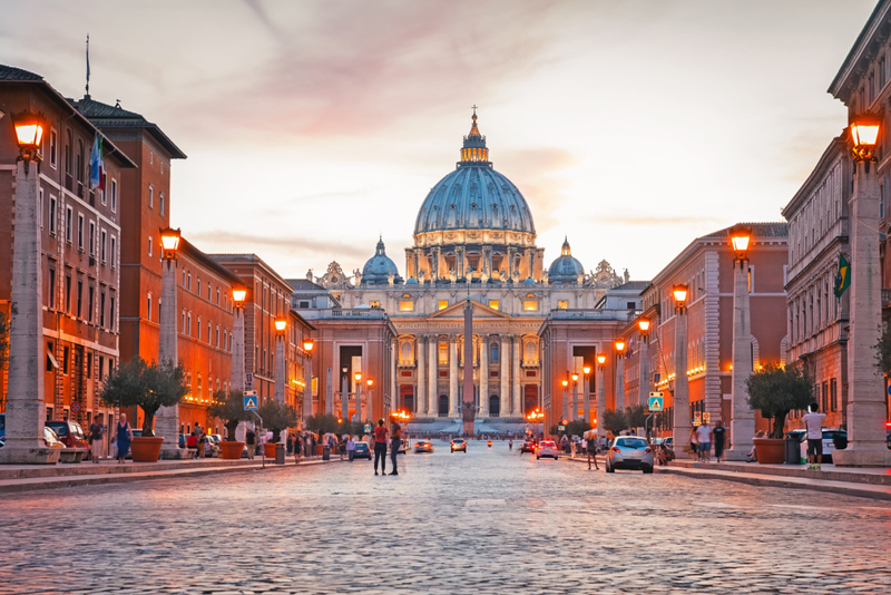 Fantasie: Petersplatz, Vatikanstadt | Shutterstock