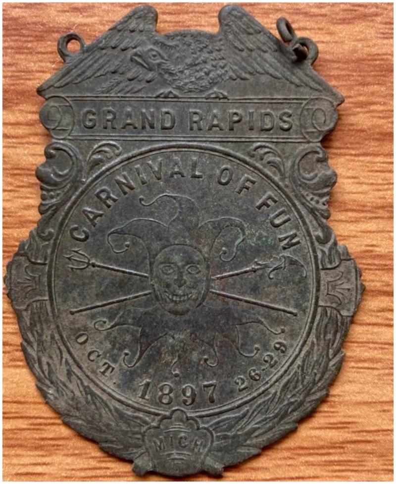 A Medal From an 1800s Carnival | Reddit.com/fettyboi1738