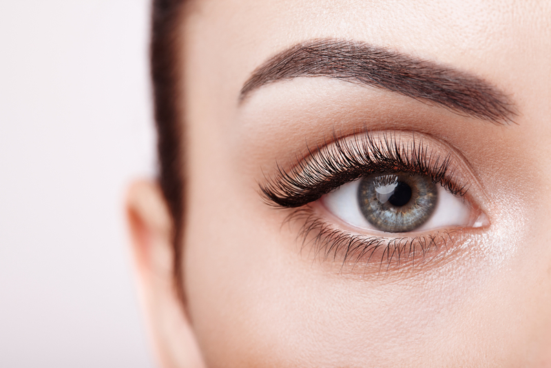 Halten Sie Ihre Augenbrauen in Form | Oleg Gekman/Shutterstock