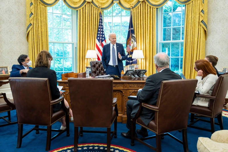 Director de personal presidencial — $168.000 | Alamy Stock Photo by Adam Schultz/White House Photo