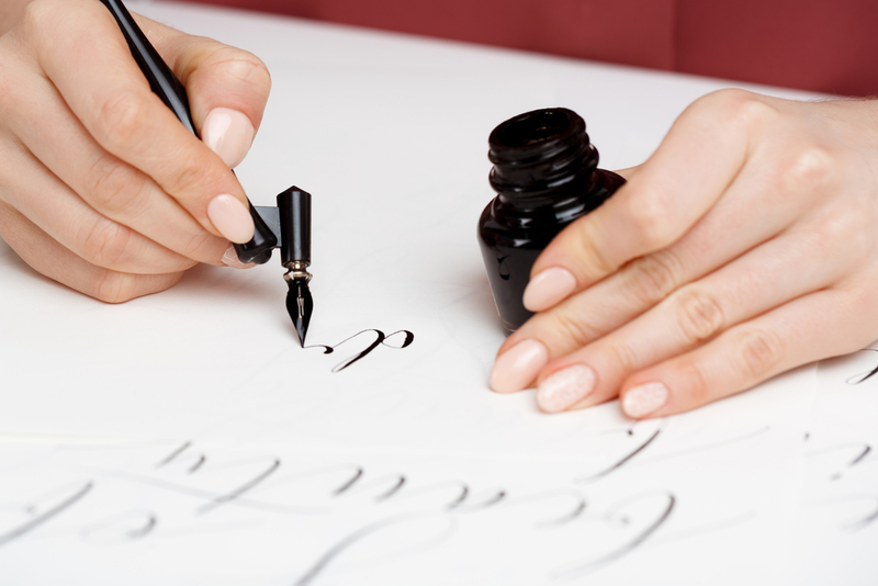 Jefe de calígrafos — $99.400 | Shutterstock