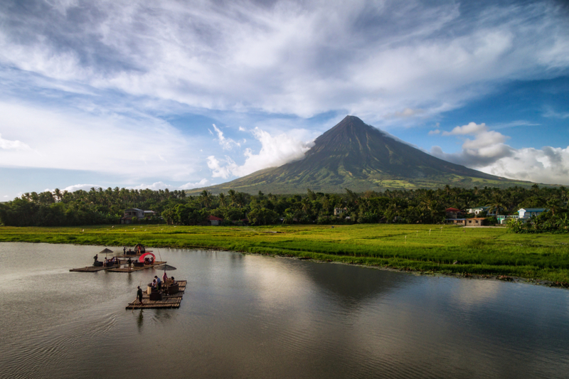 Hüten Sie sich vor Seen in der Nähe von Vulkanen und einer warmen Umgebung | Shutterstock