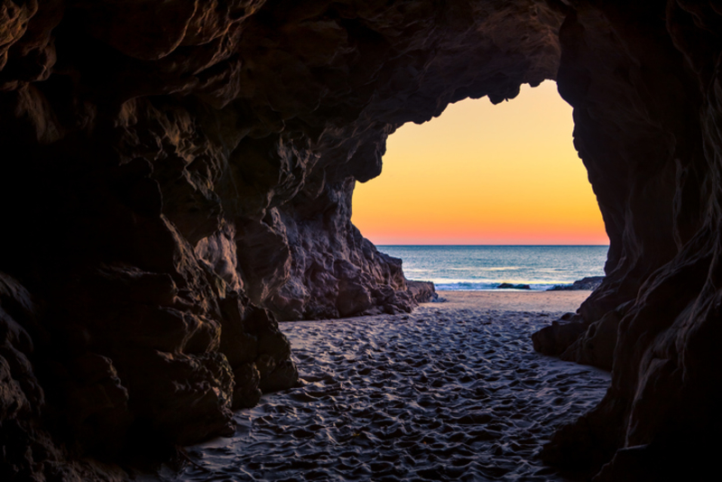Halten Sie sich niemals bei Voll-oder Neumond in einer Höhle auf | Getty Images Photo by Gary Kavanagh