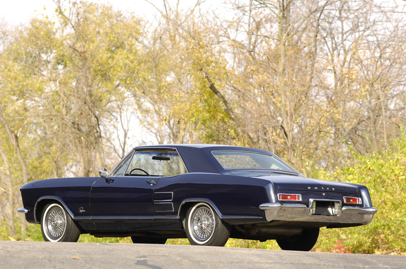 Buick Riviera von 1963 | Alamy Stock Photo by National Motor Museum/Motoring Picture Library