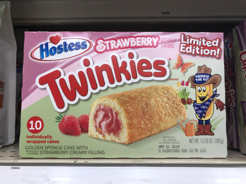 Strawberry Cream Twinkies | Shutterstock
